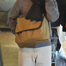 画像をギャラリービューアに読み込む, Kaili " Lazy School Bag "