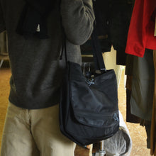 画像をギャラリービューアに読み込む, Kaili " Lazy School Bag "