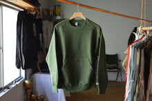 画像をギャラリービューアに読み込む, Ends and Means " Crew Neck Sweat " Dark Green