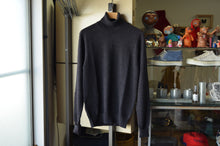 画像をギャラリービューアに読み込む, Ends and Means " Merino Wool Turtle Neck Knit "
