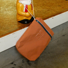 画像をギャラリービューアに読み込む, LOBS " C5 Night and Pouch L " Made by This is a(n)
