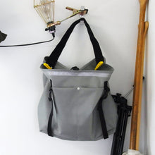 画像をギャラリービューアに読み込む, LOBS " C5 Night and Tote " Made by This is a(n)
