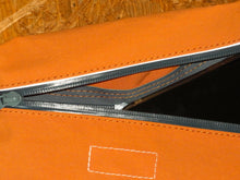 画像をギャラリービューアに読み込む, LOBS " C5 Night and Pouch L " Made by This is a(n)
